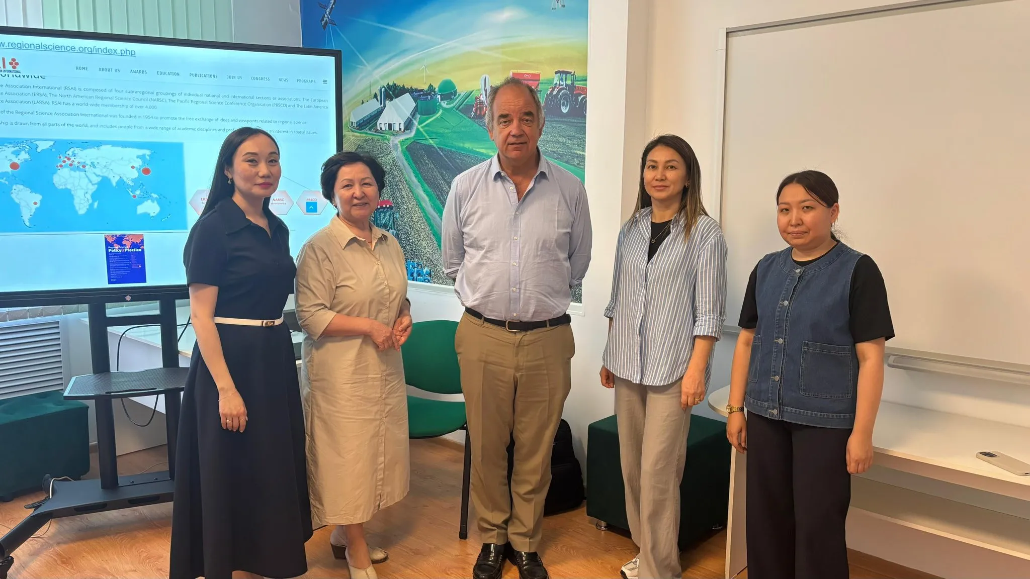 Португалиядағы Азор аралдары университетінің профессоры Томаш Понсе Дентиньо Ш. Уалиханов атындағы Көкшетау университетіне келді.